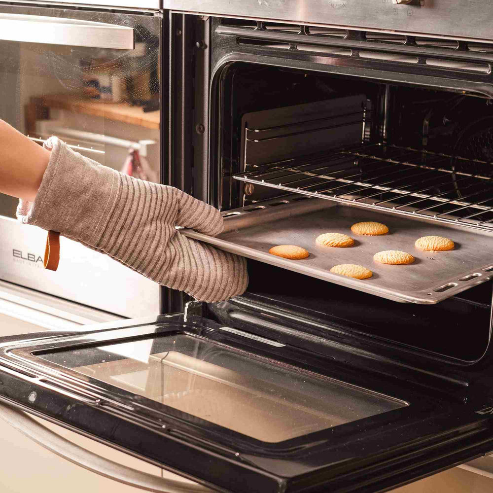 Yarn Dyed Oven Mitt with Non-Slip Silicone